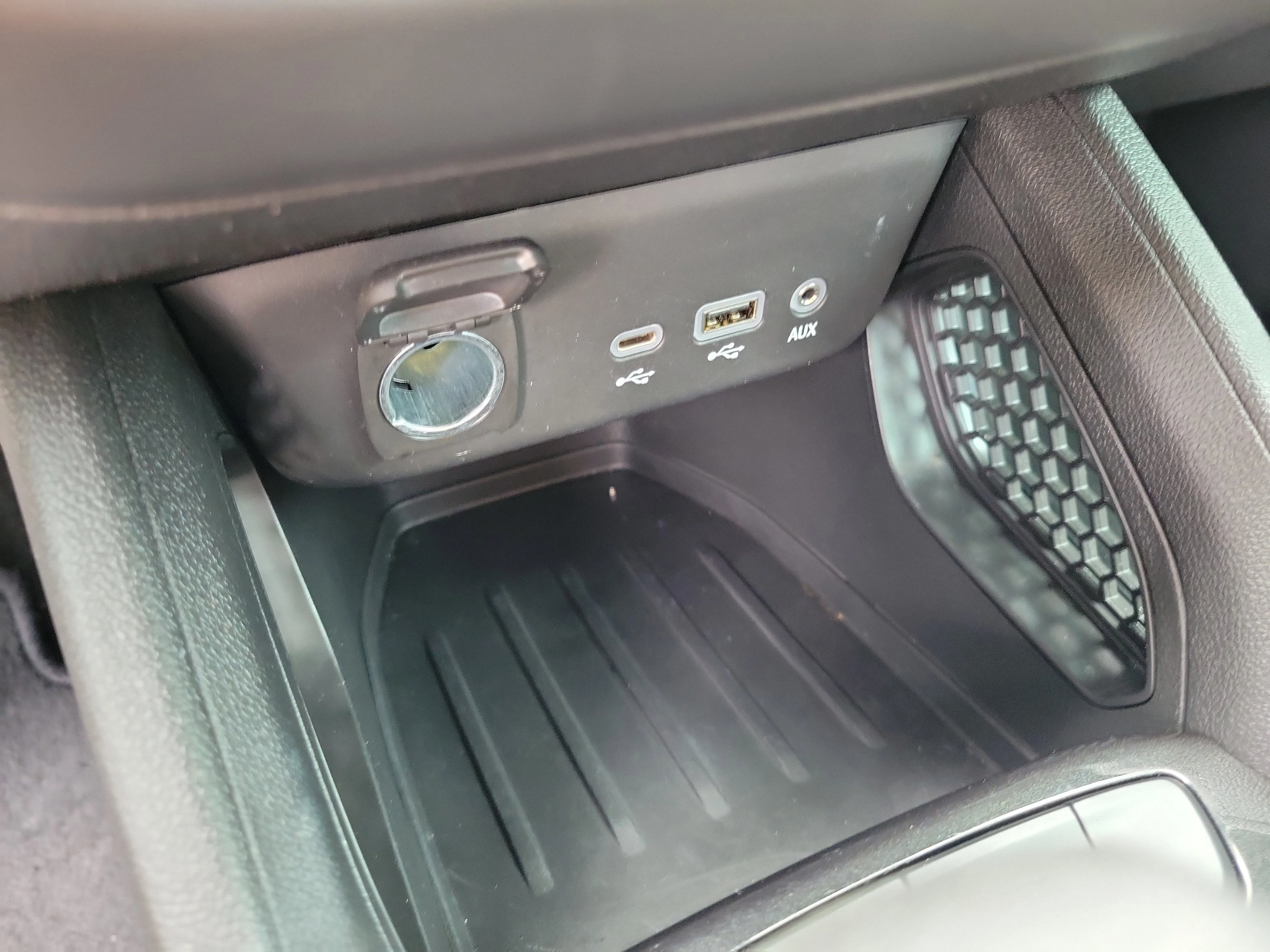 Used 2023 Summit White Chevrolet LT image 25