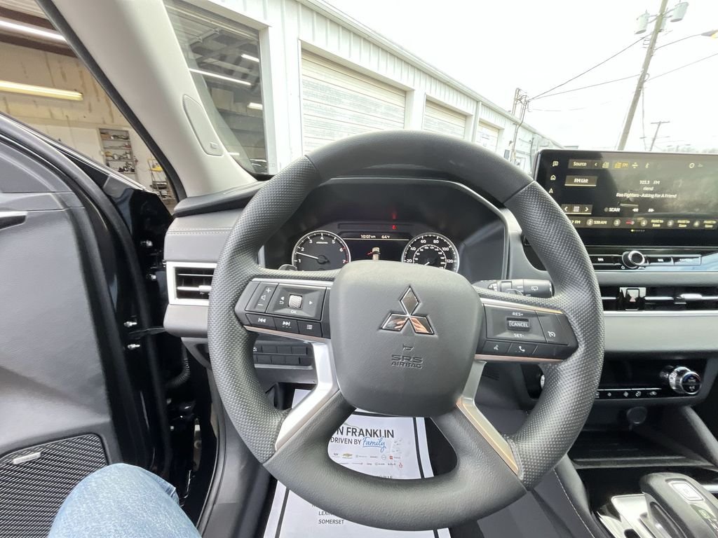2026 Mitsubishi Outlander ES - Photo 14