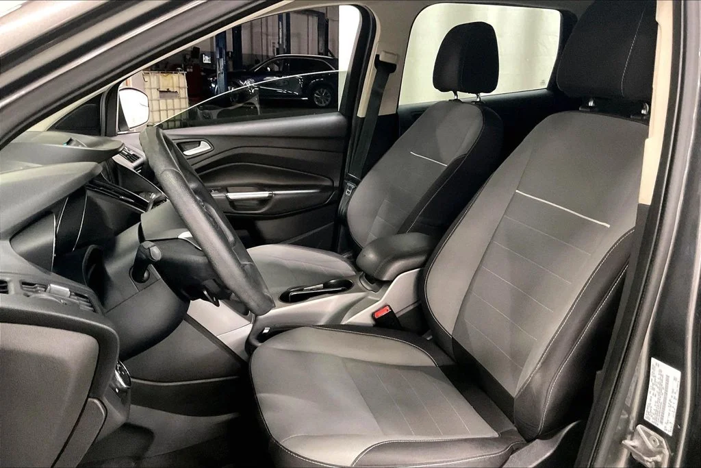 Used 2014 Gray Ford SE image 23