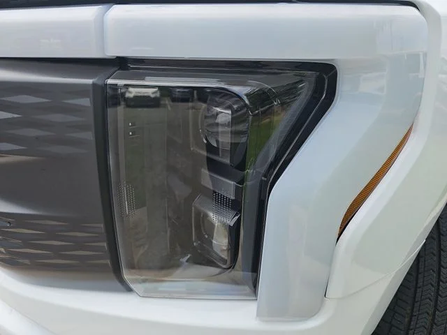 Used 2023 White Ford XLT image 29
