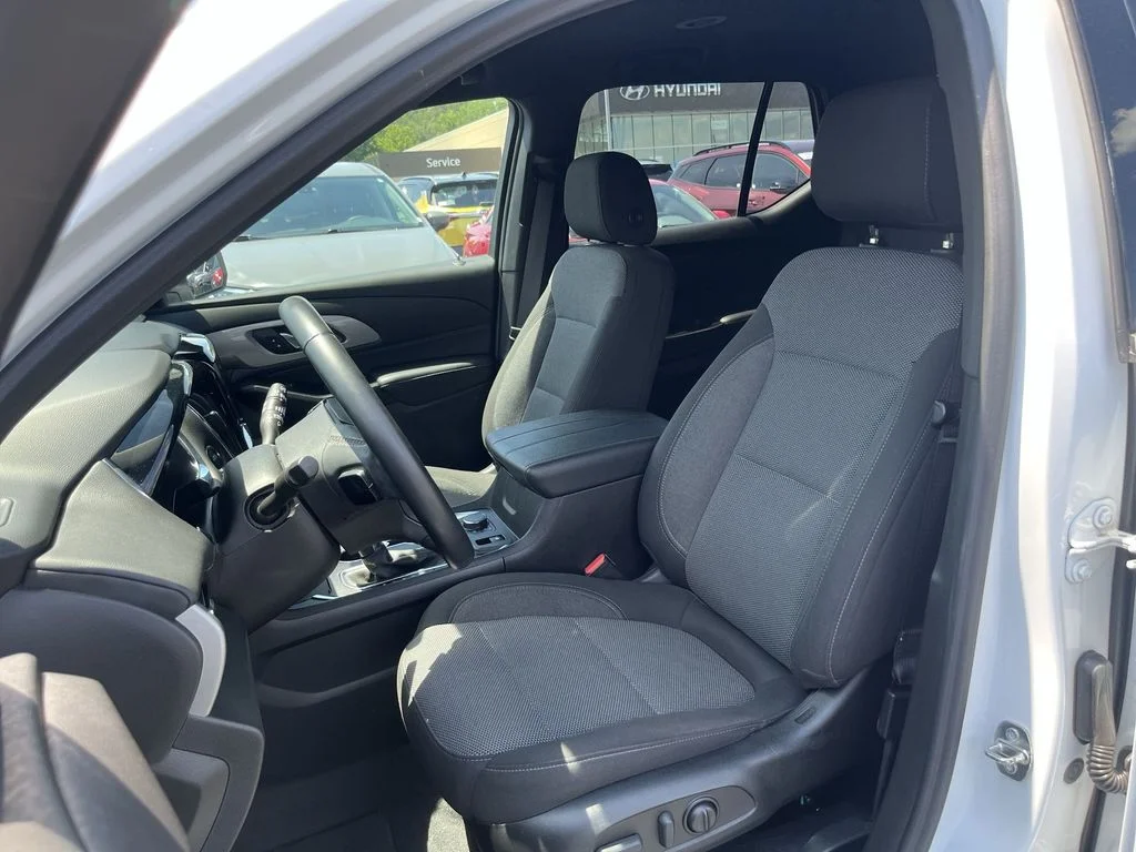 Used 2023 White Chevrolet LT image 17