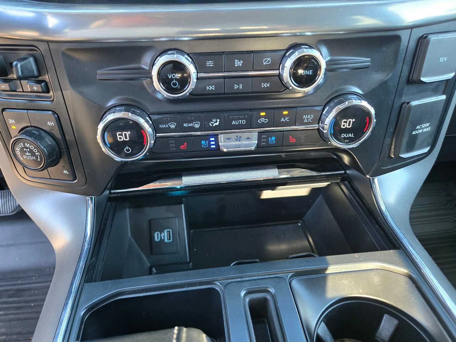Used 2021  Ford XL image 17