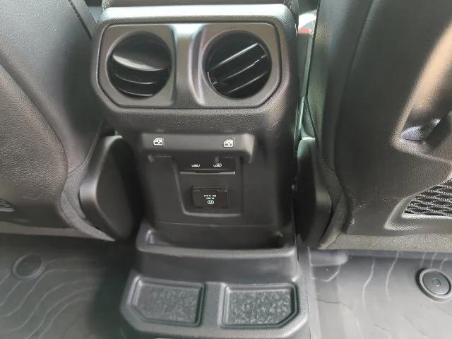 Used 2024 Gray Jeep Sahara image 21