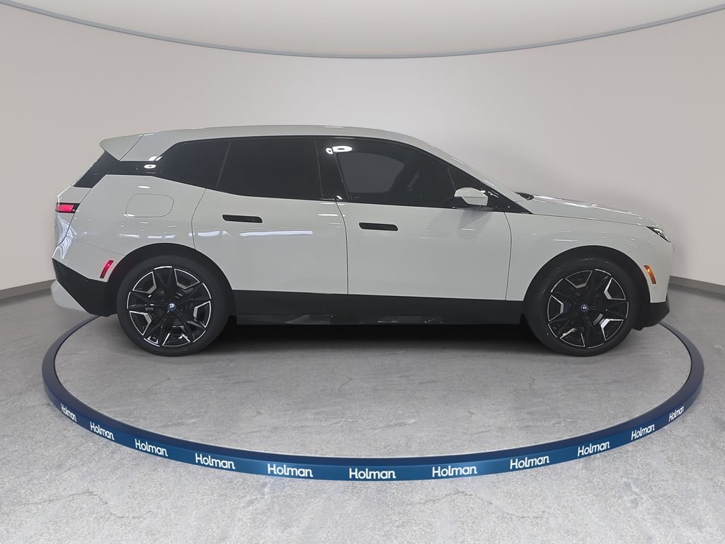 Certified Used 2024 Alpine White BMW xDrive50 image 4