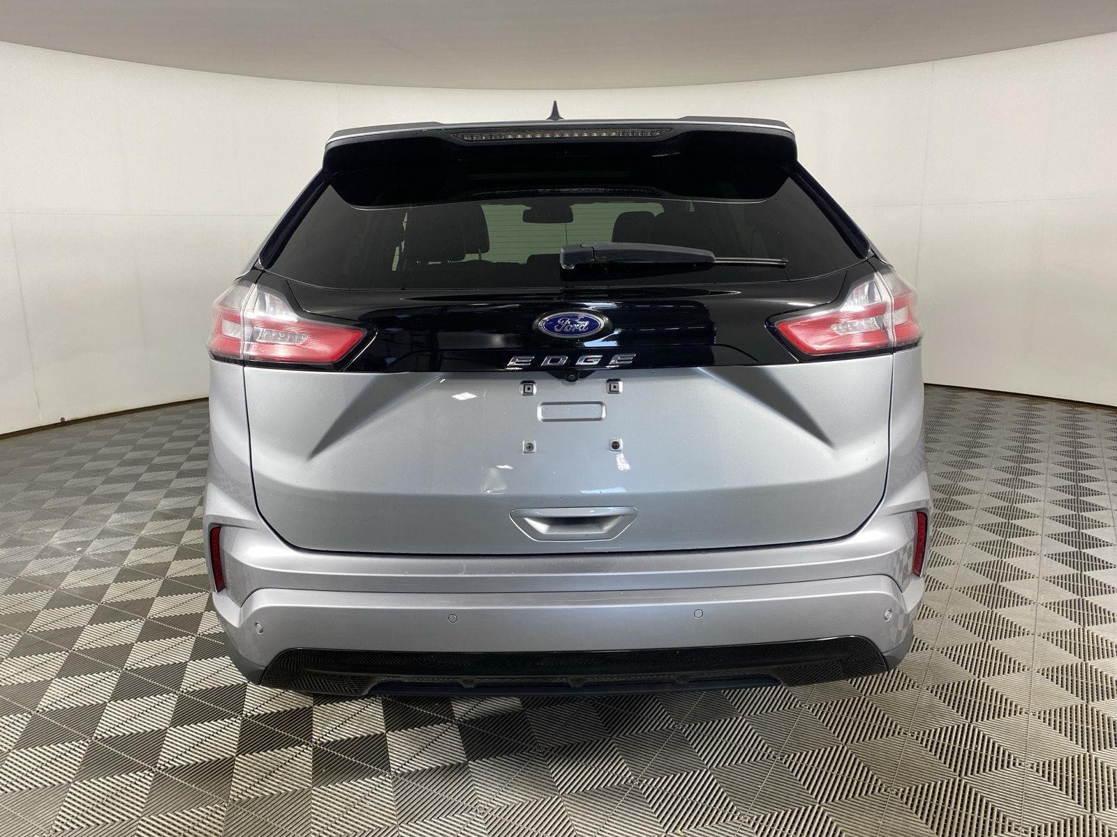Used 2023 Iconic Silver Ford ST-Line image 9
