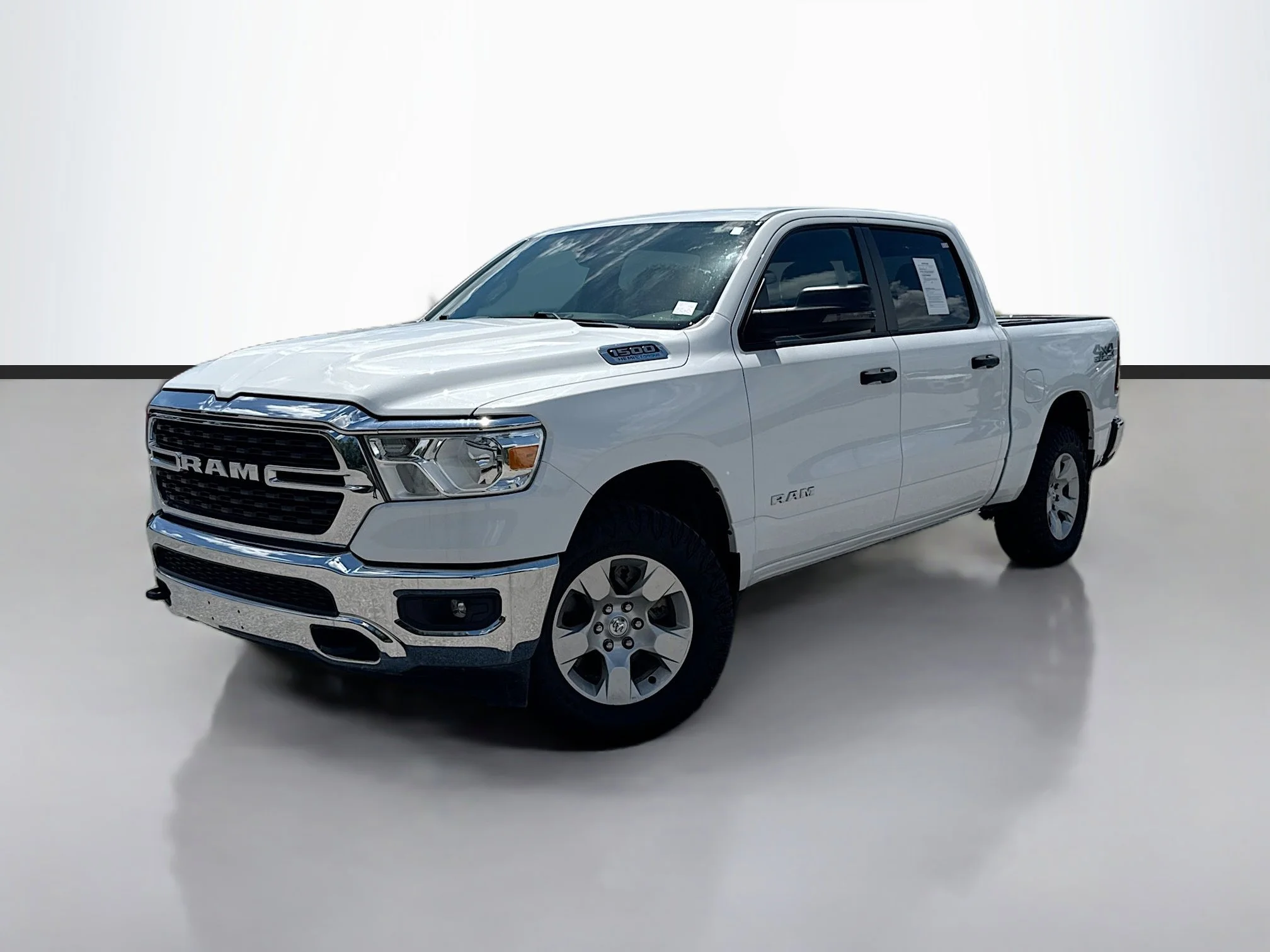 2024 RAM 1500 Big Horn/Lone Star 4x4 Crew Cab 5'7's photo
