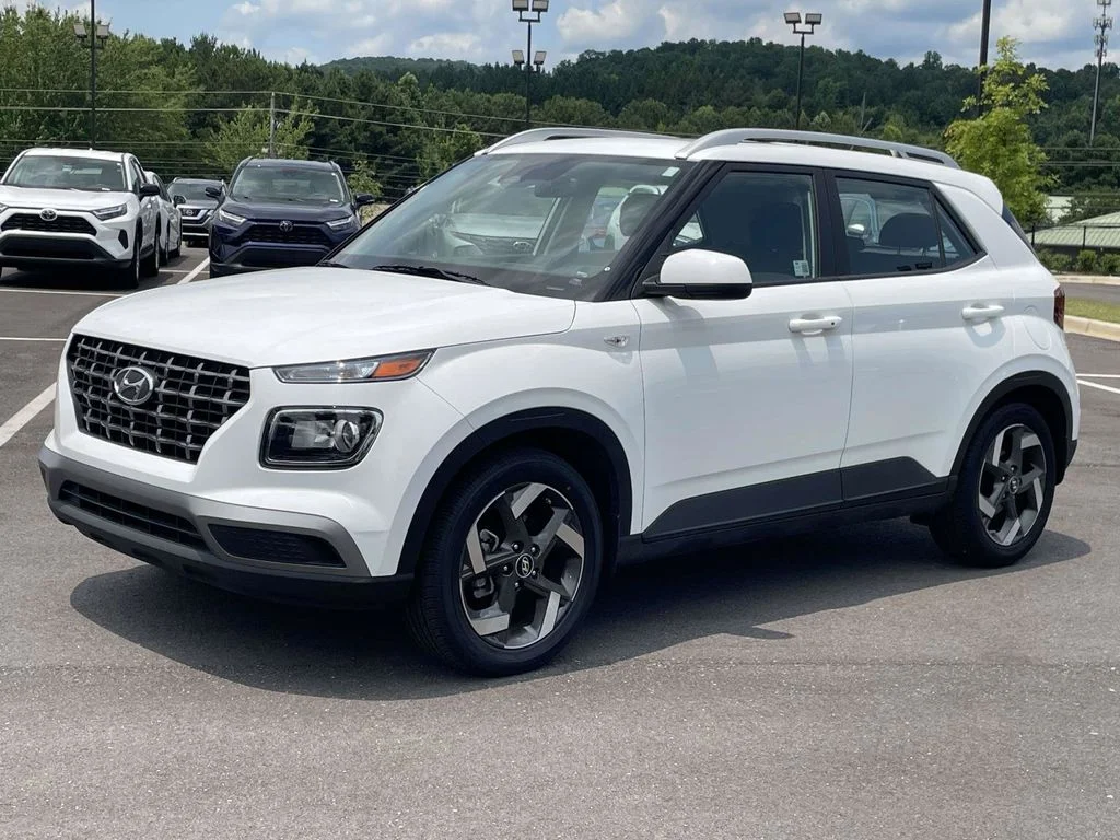 Certified Used 2025 White Hyundai SEL image 7