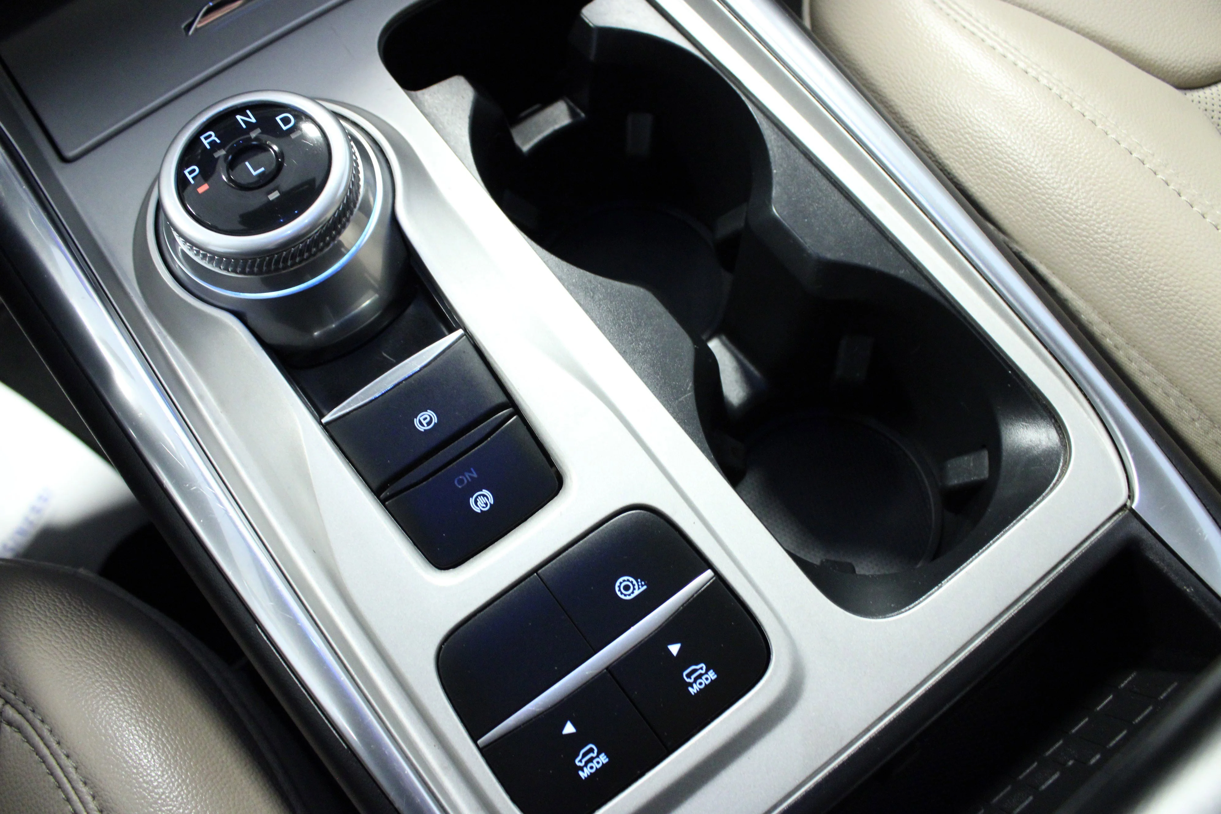 Used 2023 Gray Metallic Ford Limited image 24
