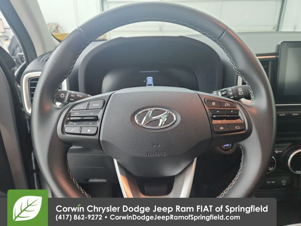Used 2025 Silver Hyundai SEL image 21