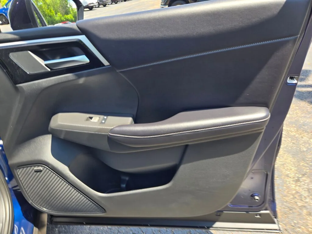 New 2026 Blue Mitsubishi SE image 6