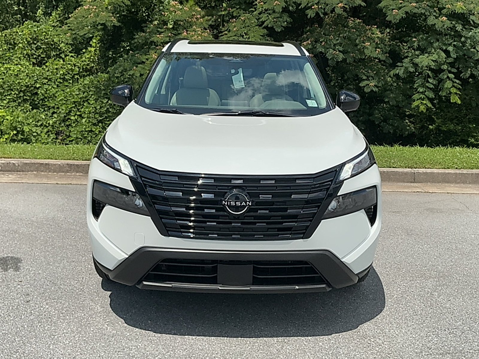 New 2026 Everest White Pearl Tricoat Nissan Dark Armor image 17