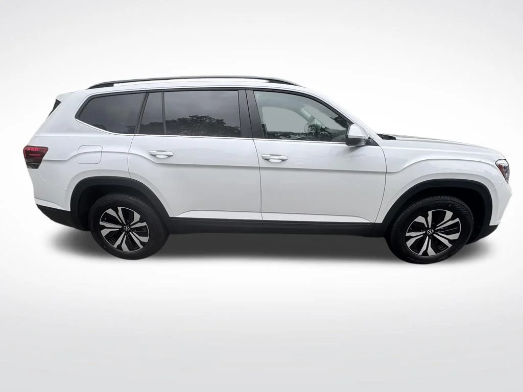 Used 2026 White Volkswagen SE image 6