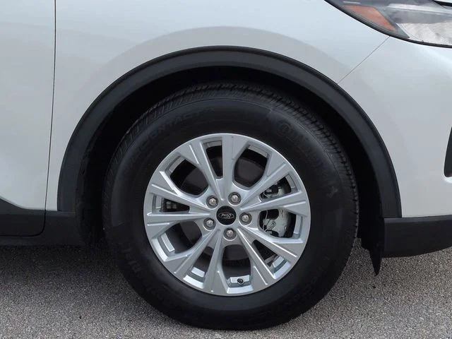 Used 2023 White Ford Active image 11