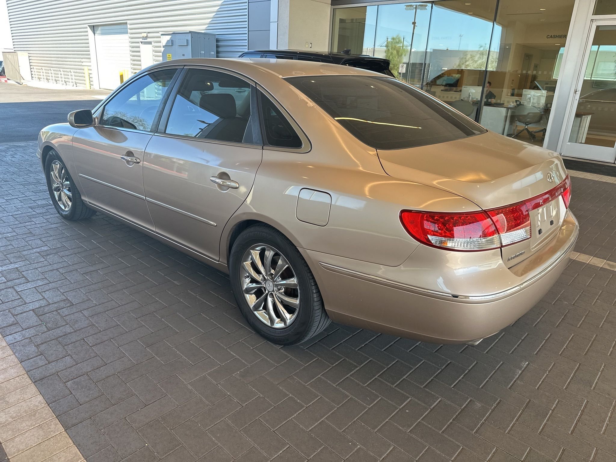 Used 2006 Golden Beige Hyundai Limited image 4