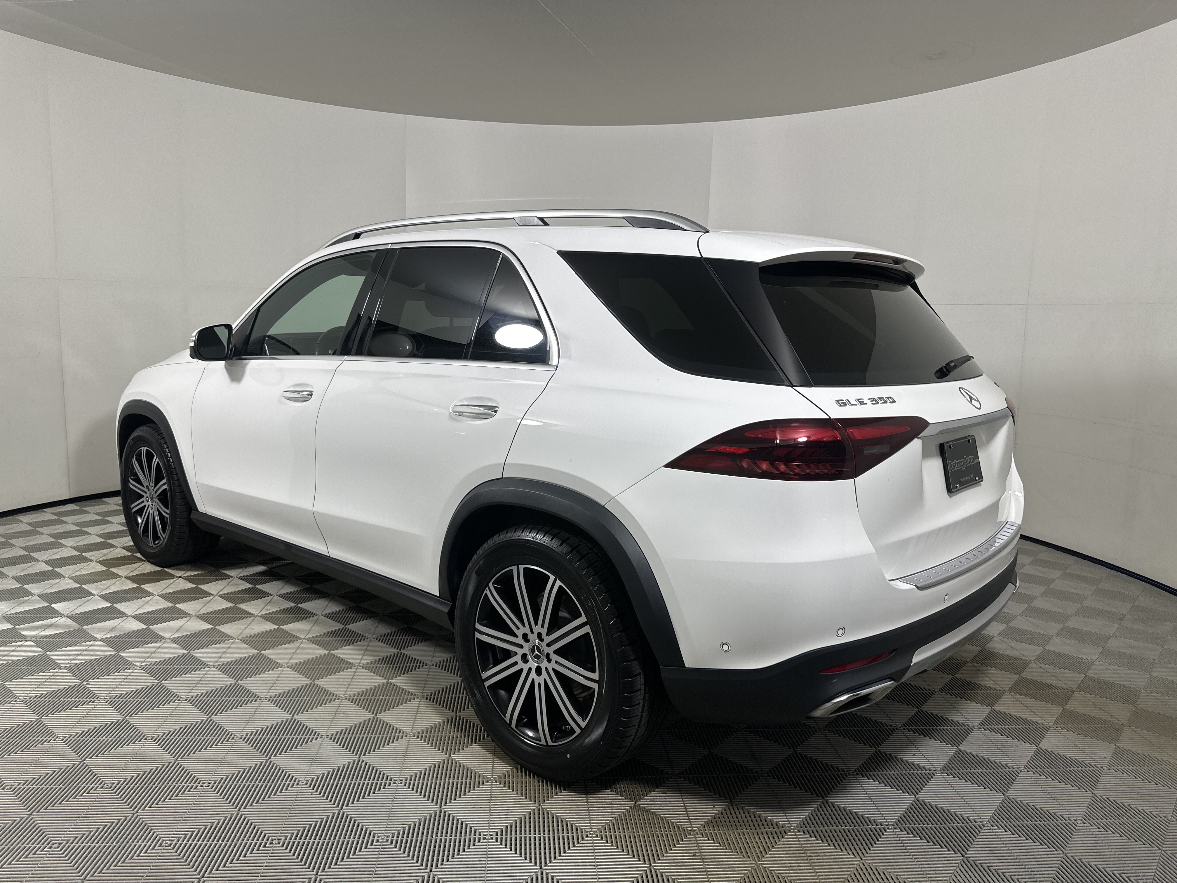 Used 2024 White Mercedes-Benz GLE 350 image 5