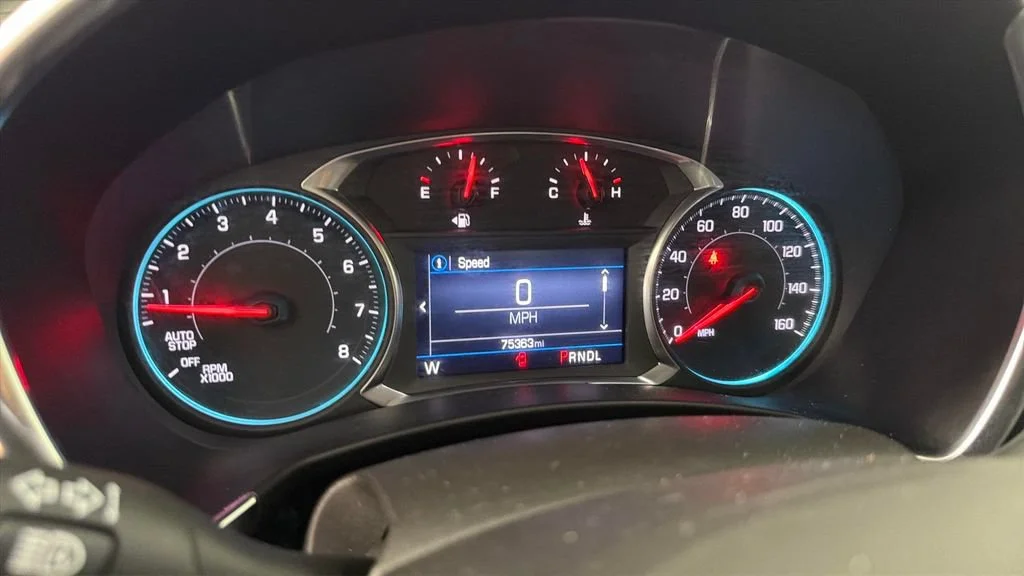 Used 2024 Lakeshore Blue Metallic Chevrolet LT image 20