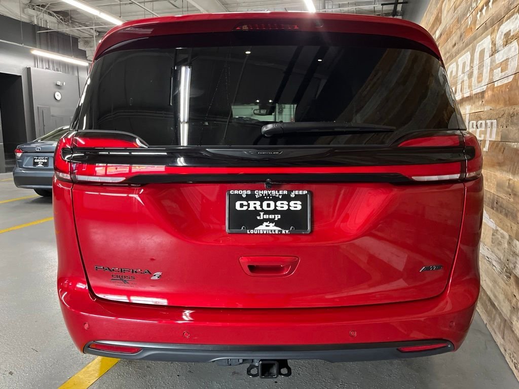 Used 2026 Red Chrysler Limited image 20