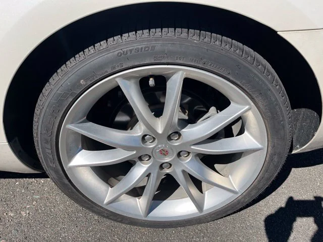 Used 2014 White Diamond Tricoat Cadillac Premium image 14