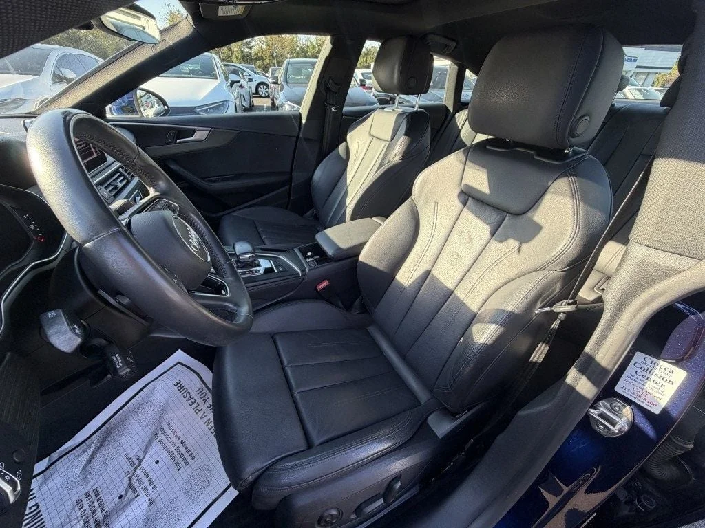Used 2019 Navarra Blue Metallic Audi  image 13