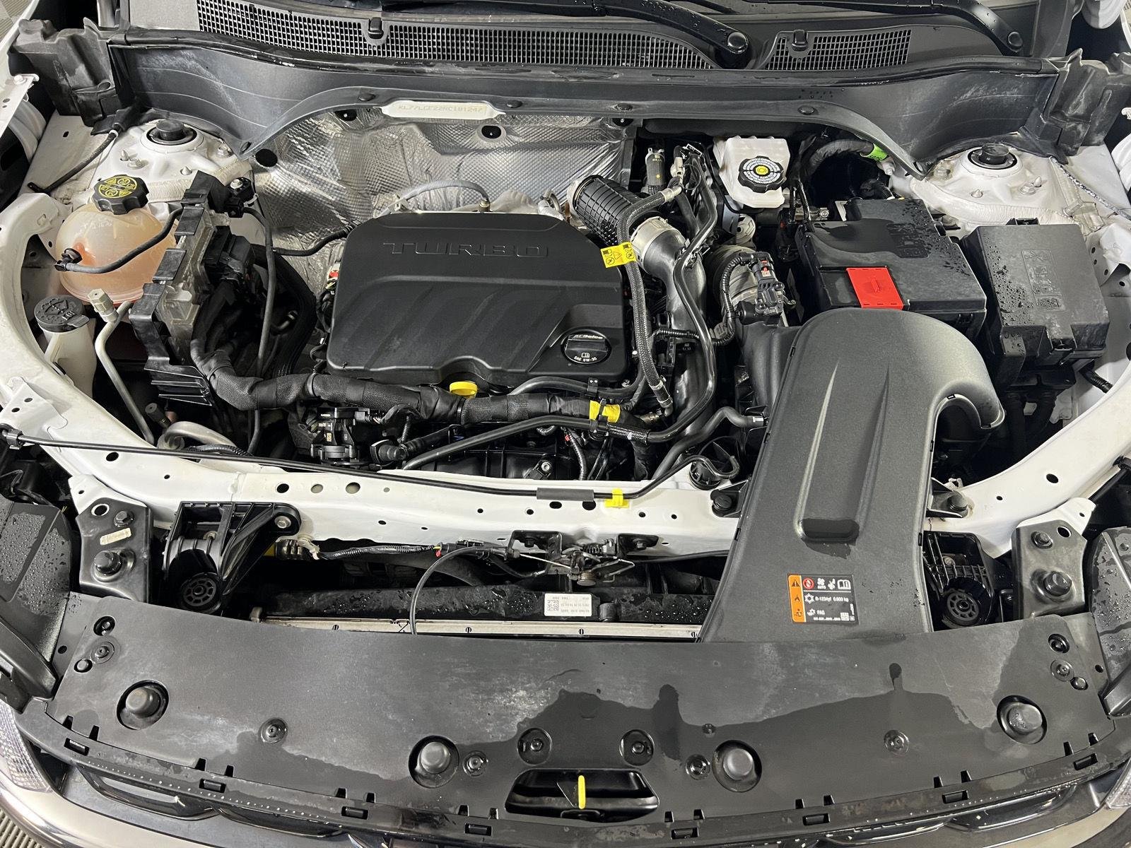 Used 2024 Summit White Chevrolet 1RS image 29