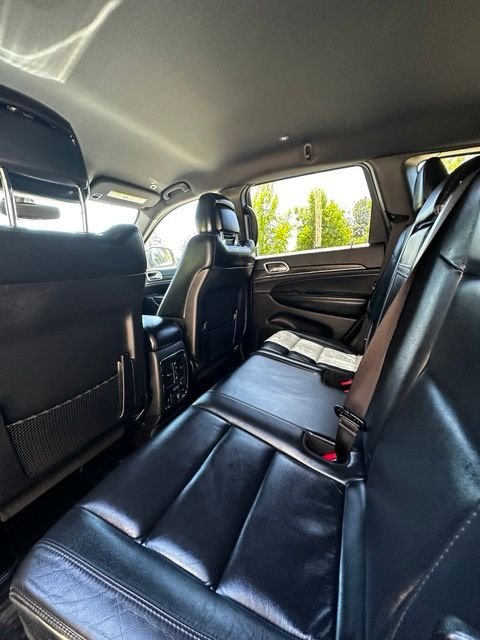 Used 2018 Billet Silver Metallic Clearcoat Jeep Limited image 17