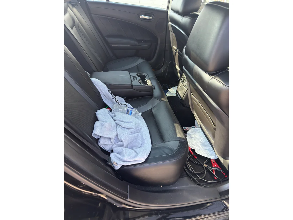 Used 2022 Pitch Black Clearcoat Dodge SXT image 8