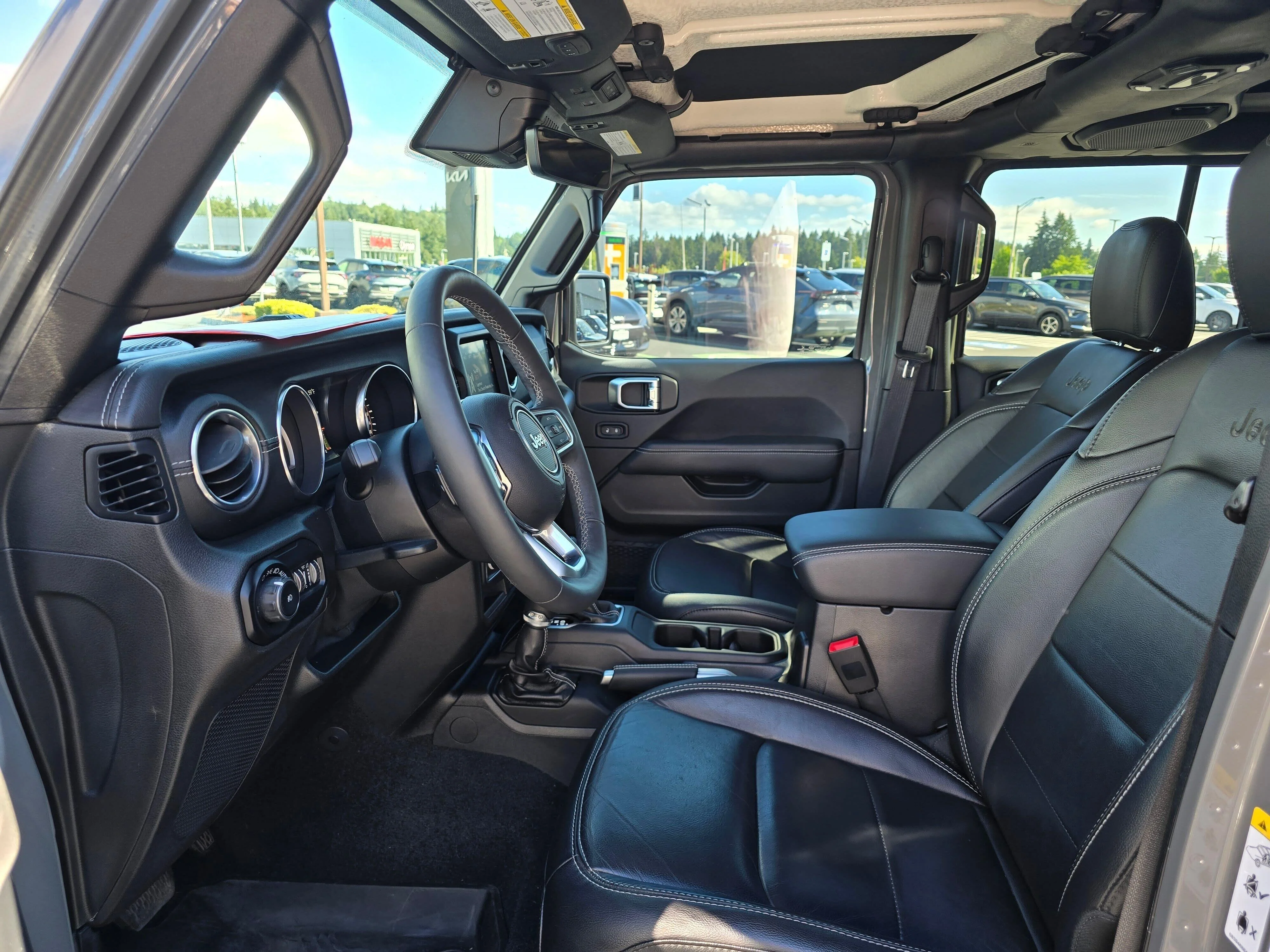 Used 2019 Gray Clearcoat Jeep Unlimited Sahara image 8