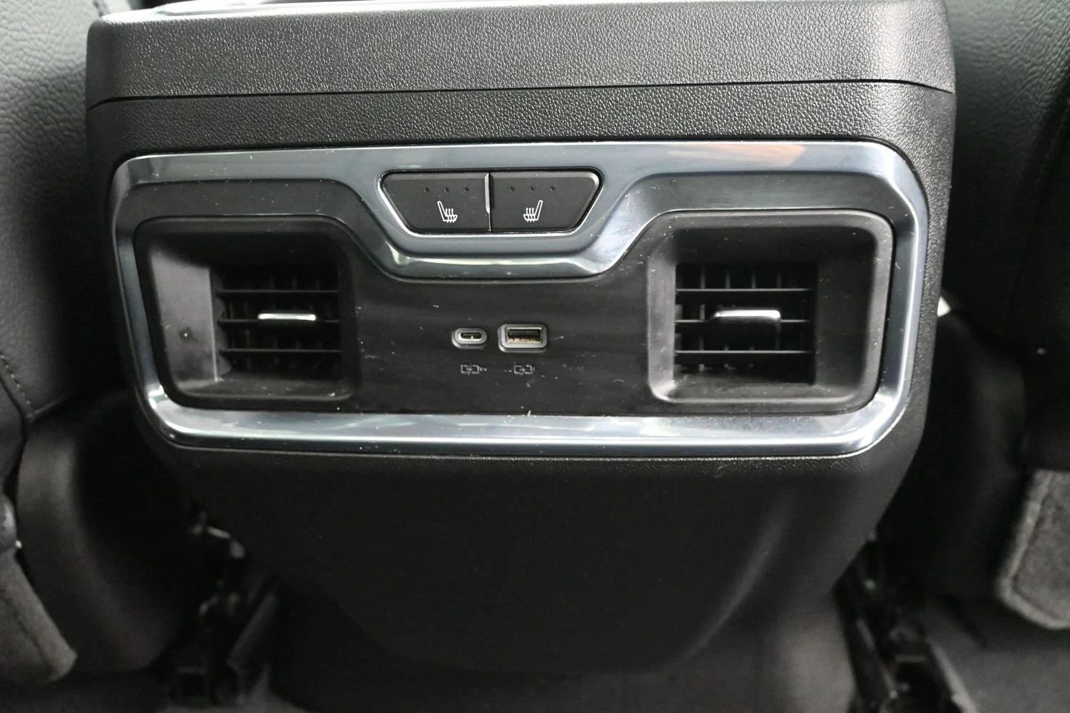 Used 2023 Onyx Black GMC Denali image 17
