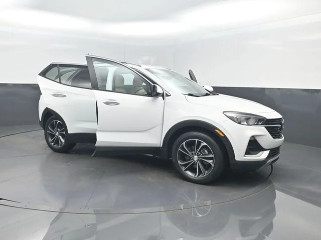 Used 2020 White Buick Select image 39