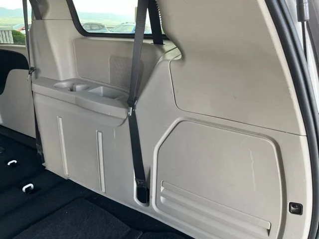 Used 2019 White Knuckle Clearcoat Dodge SE image 48