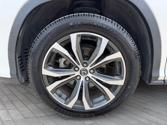 Used 2019 White Lexus 350 image 9