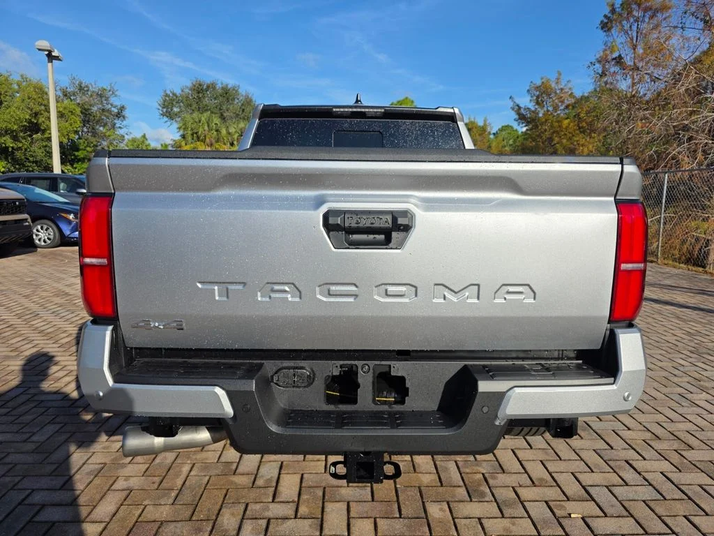 2026 Toyota Tacoma SR5 - Photo 10
