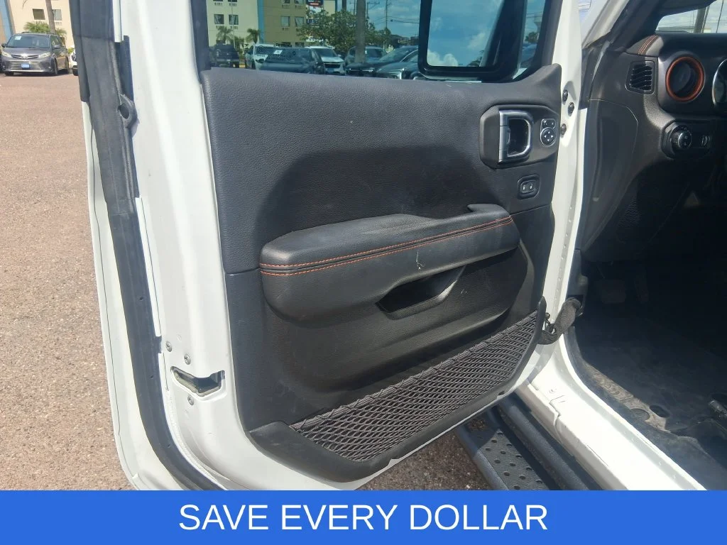Used 2023 White Jeep Mojave image 10