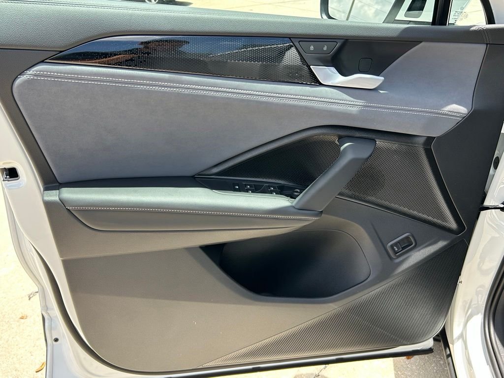 New 2026 White Volkswagen 2.0T SE image 17