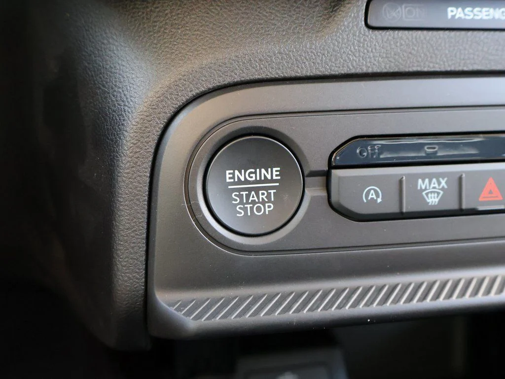 New 2025 Shadow Black Ford Outer Banks® image 32
