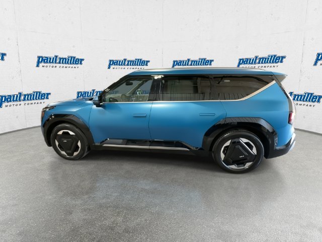 Certified Used 2024 Ocean Blue Kia Land image 7