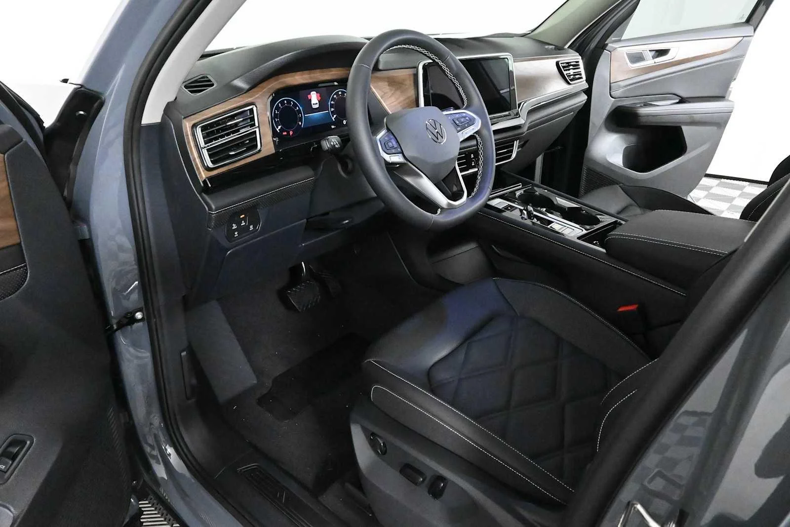 New 2026 Pure Gray Volkswagen 2.0T SE w/Technology image 20