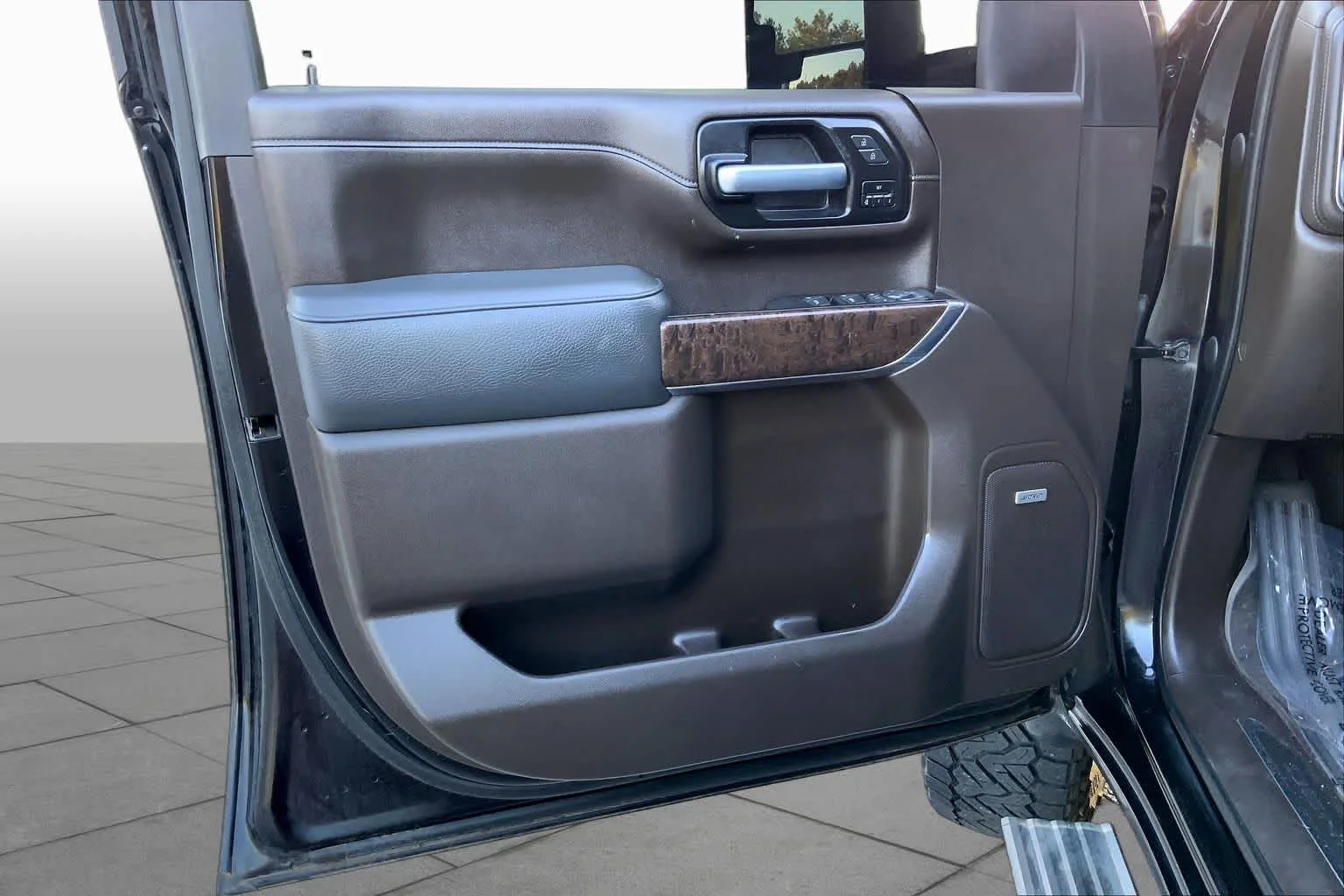 Used 2021 Ebony Twilight Metallic GMC Denali image 19