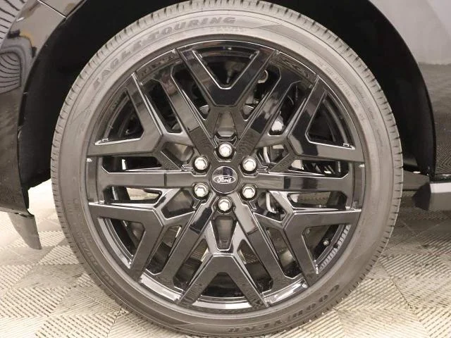 New 2027 Agate Black Metallic Ford Platinum image 6