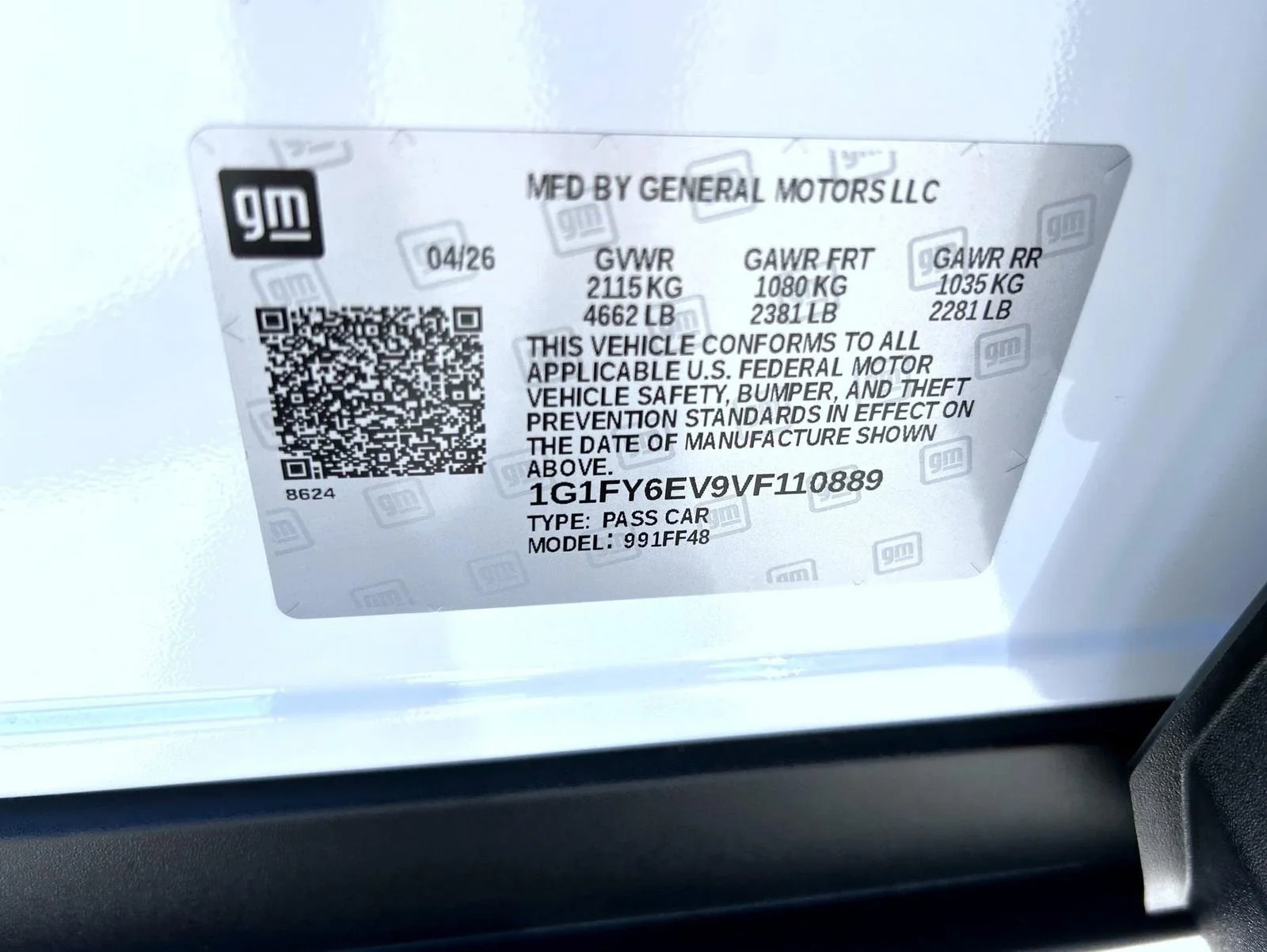 New 2027 Summit White Chevrolet LT image 25