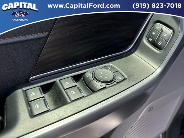 Used 2025 White Ford Lariat image 21