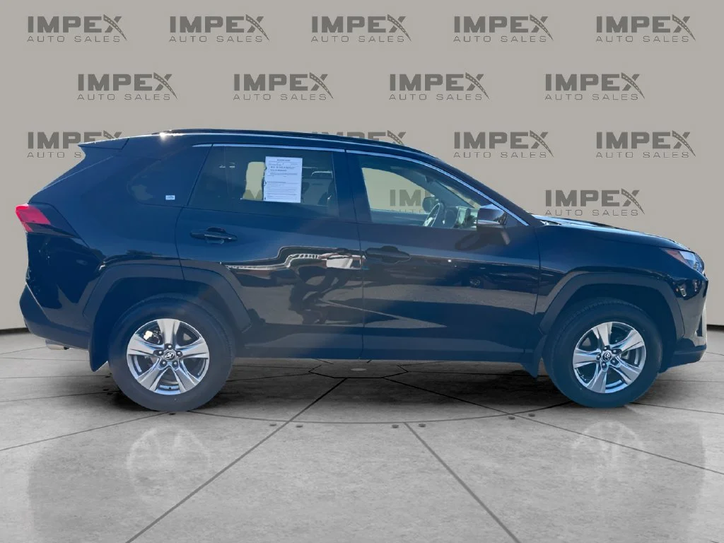Used 2022 Black Toyota XLE image 6
