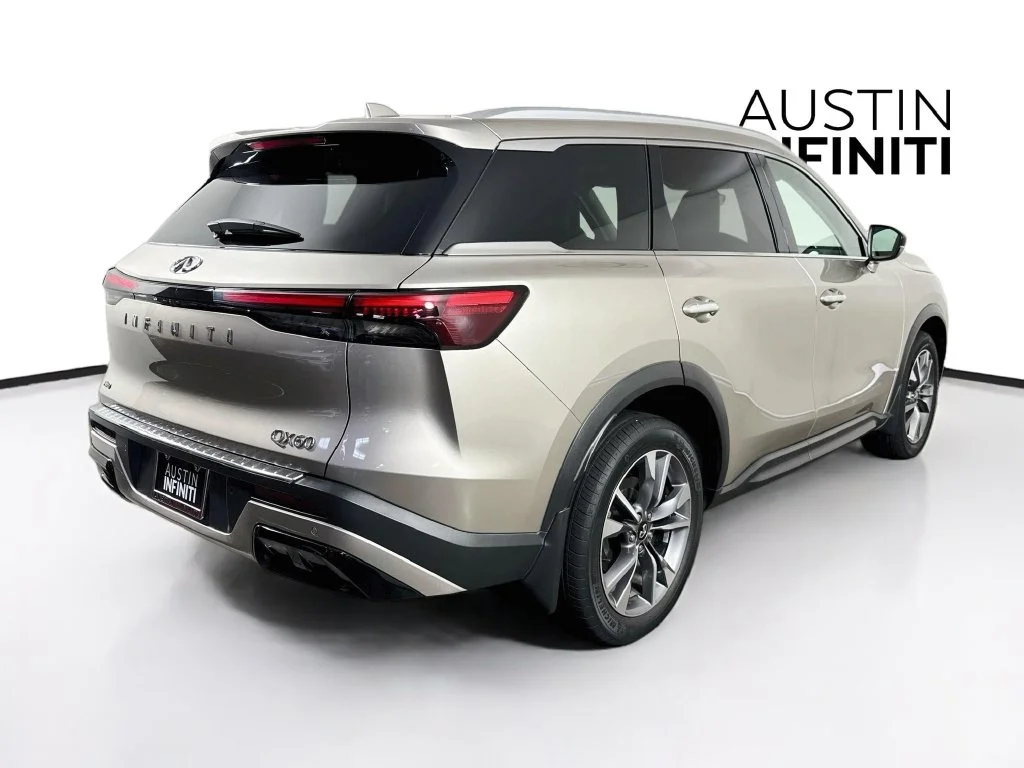 Certified Used 2023 Titanium INFINITI LUXE image 10