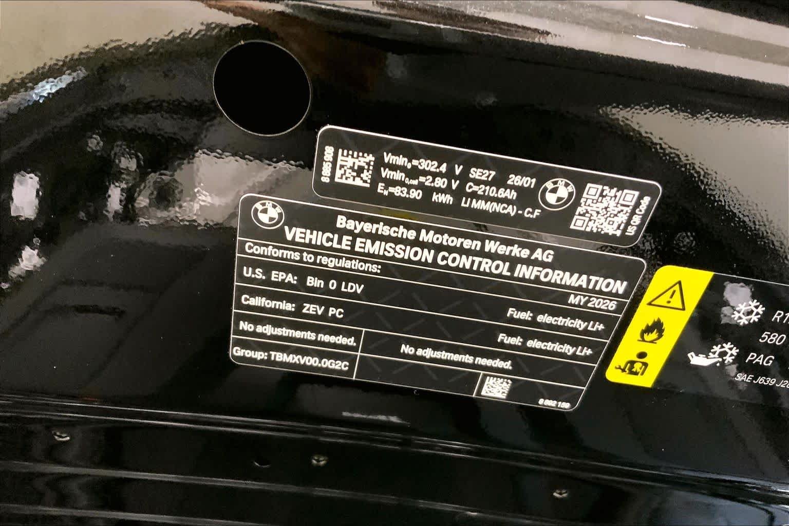 New 2026 Black Sapphire Metallic BMW xDrive40 image 17