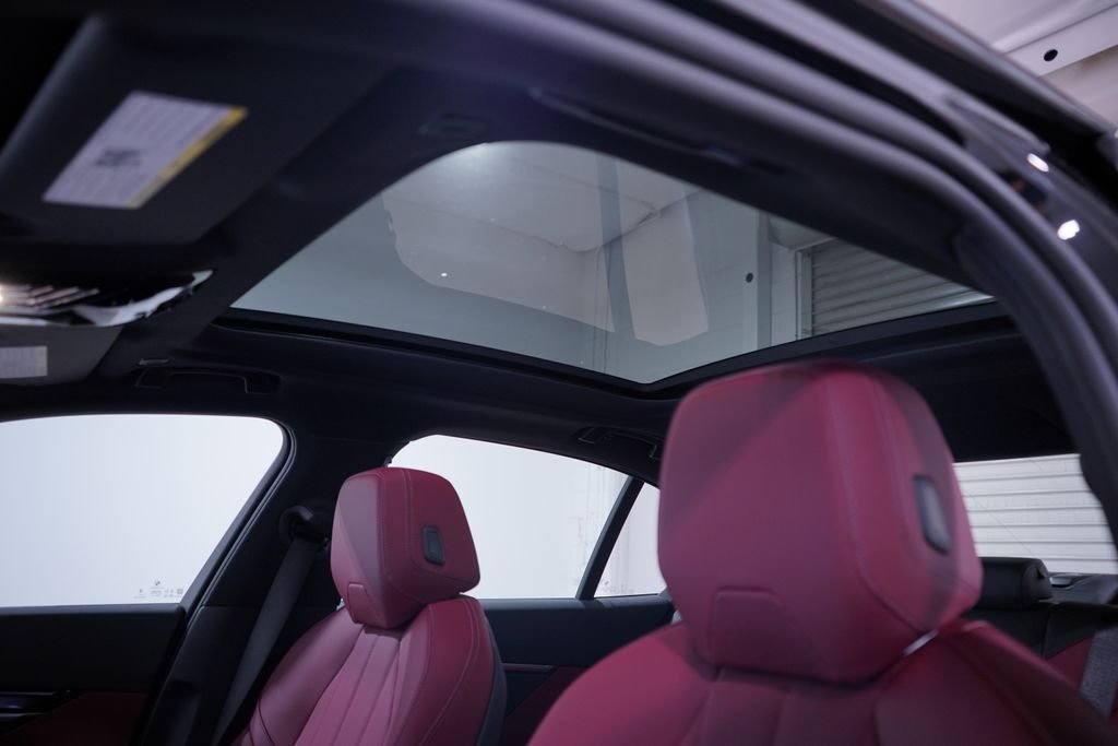 New 2027 Black Sapphire Metallic BMW 550e xDrive image 16