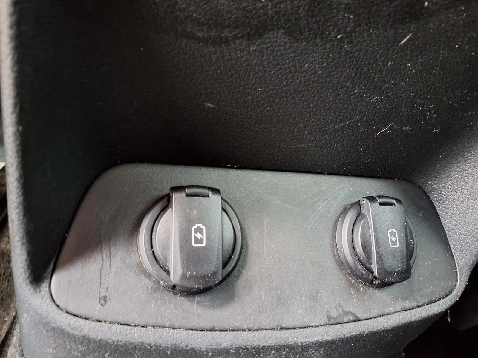 Used 2020 Machine Gray Hyundai SE image 27