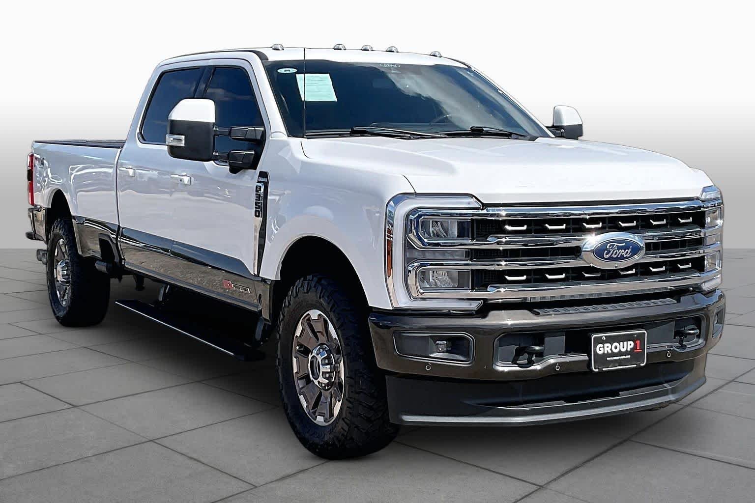 Used 2024 Star White Metallic Tri-Coat/Darkened Bronze Ford King Ranch image 3
