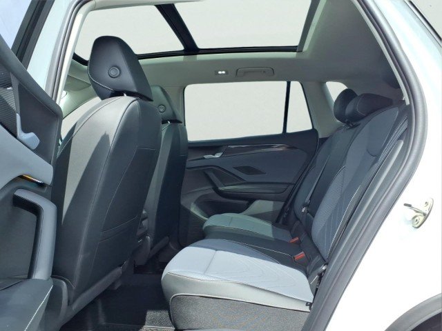 New 2026 Pure White Volkswagen SE 4Motion image 12