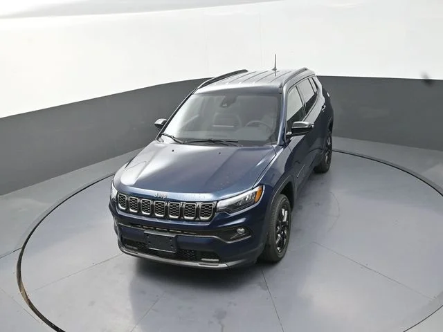 New 2026 Fathom Blue Pearl-Coat Exterior Paint Jeep Latitude image 13
