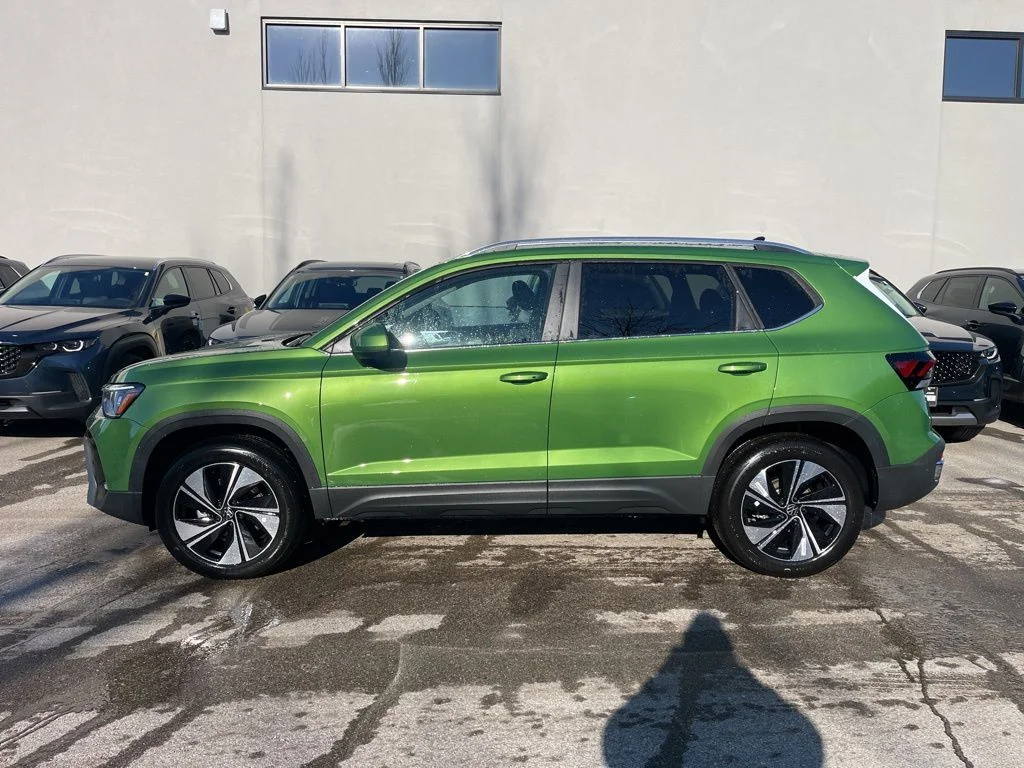 New 2026 Bright Moss Green Metallic Volkswagen 1.5T SE image 2